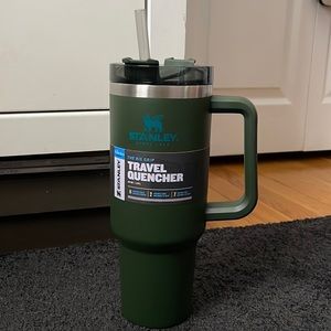 NEW! 40oz Stanler tumbler